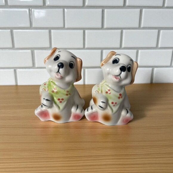 Vintage Cute Dog SAlt and Pepper Shakers. - Picture 1 of 8